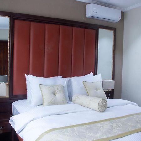Suita Hotel Yaoundé Extérieur photo